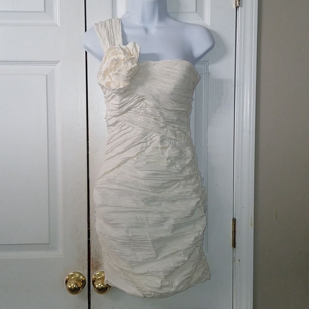 City Triangles Ruche Ivory one shoulder bodycon mini bandage dress Sz 8 NWOT